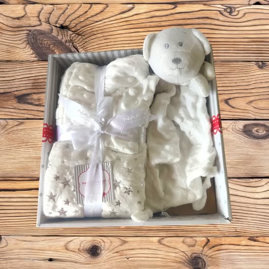 Plaide avec son doudou